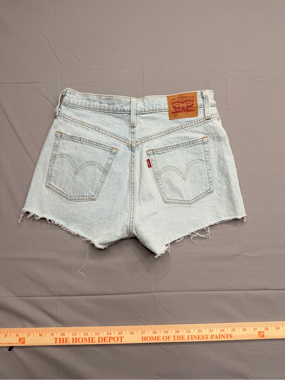 Levi's Light Blue Denim Jeans with Silver Button - Picture 5 of 6